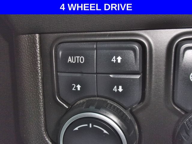 Used 2021 Chevrolet Tahoe Z71 w/ Luxury Package AWD/4WD image 11