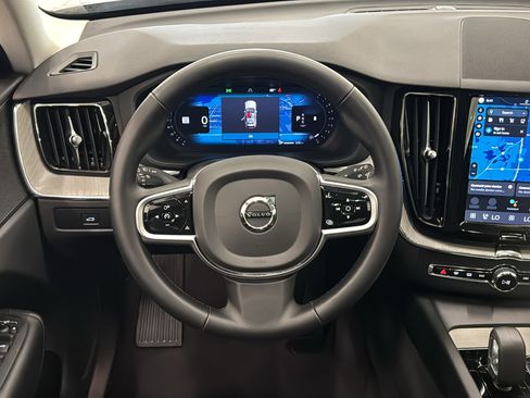 Used 2025 Volvo XC60 B5 Plus AWD/4WD image 12