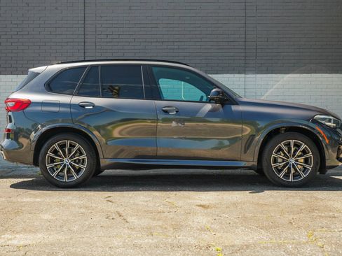 Used 2019 BMW X5 xDrive40i w/ M Sport Package AWD/4WD image 4