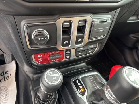 Used 2021 Jeep Wrangler Rubicon image 24