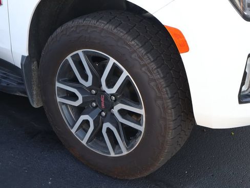 Used 2023 GMC Yukon XL AT4 w/ LPO, Floor Liner Package AWD/4WD image 8