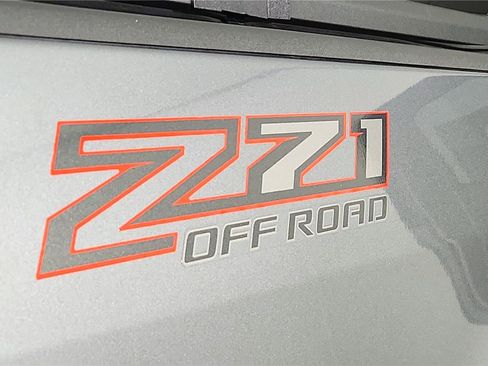 Used 2021 Chevrolet Colorado Z71 AWD/4WD image 18