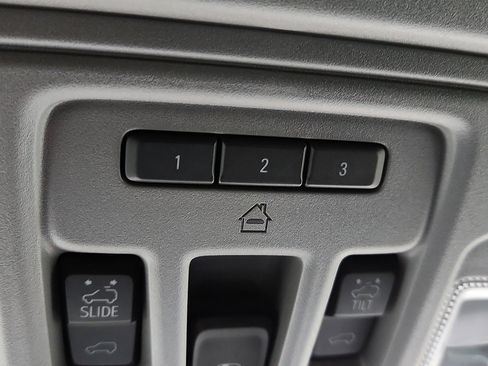 Used 2022 GMC Sierra 1500 SLT w/ SLT Premium Plus Package image 9