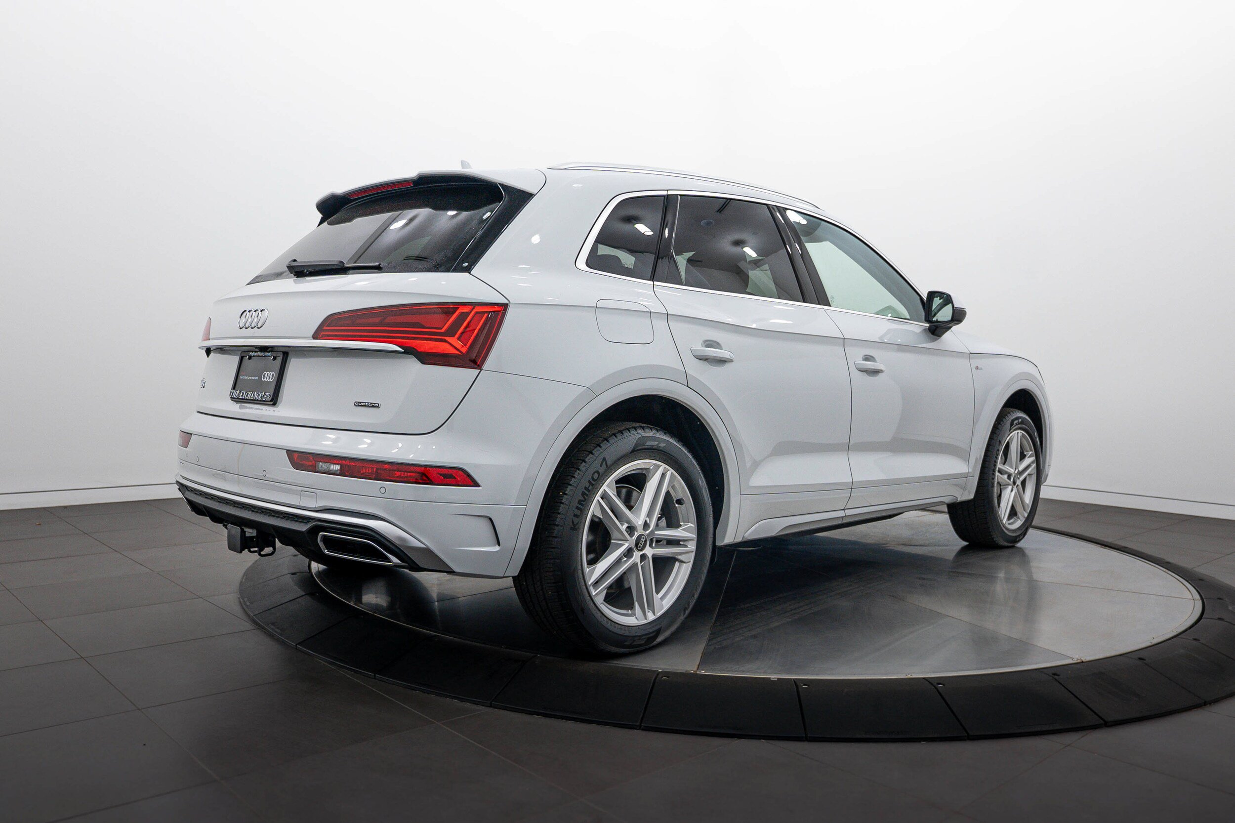Certified 2025 Audi Q5 e Premium Plus w/ Premium Plus Package AWD/4WD image 4
