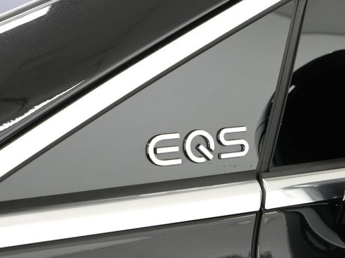 Used 2023 Mercedes-Benz EQS 580 4MATIC Sedan image 4