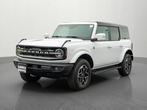Used 2024 Ford Bronco Outer Banks AWD/4WD image 3