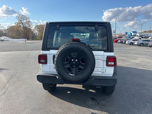Used 2024 Jeep Wrangler Sport image 5