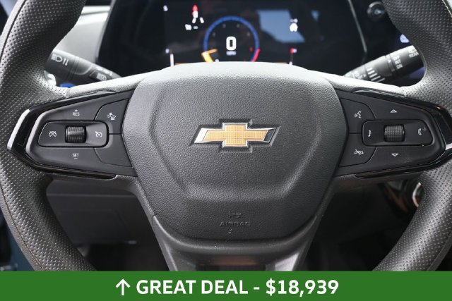 Used 2025 Chevrolet Trax LT FWD image 30