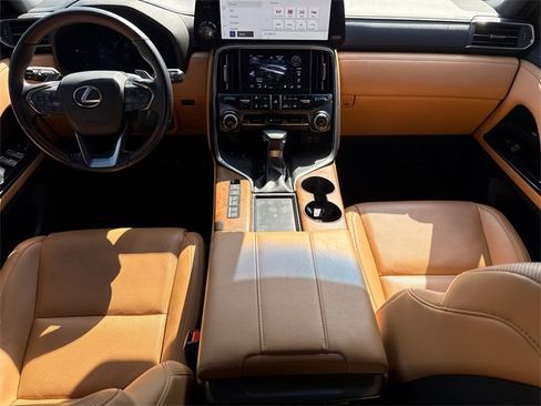 Used 2022 Lexus LX 600 4WD w/ Accessory Package (Z1) image 11