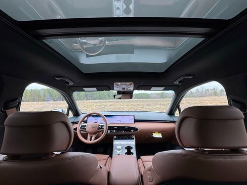 New 2026 Genesis GV70 2.5T Advanced image 3