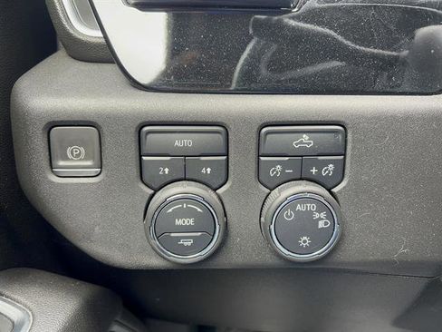 Used 2023 Chevrolet Silverado 1500 LT AWD/4WD image 22