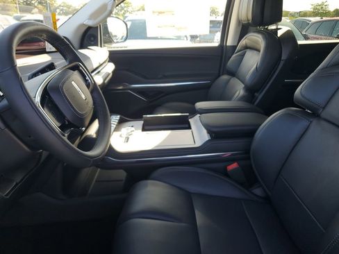 New 2025 Lincoln Navigator L Reserve AWD/4WD image 21