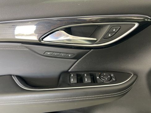 Used 2022 Buick Envision Essence w/ Technology Package I FWD image 21