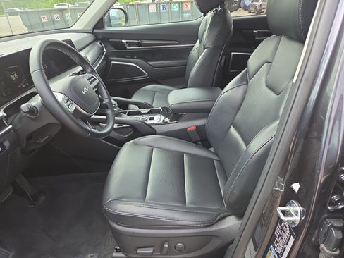 Used 2025 Kia Telluride S image 5