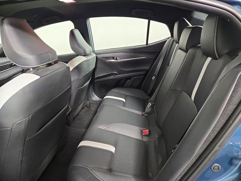 Used 2025 Toyota Camry SE FWD image 15