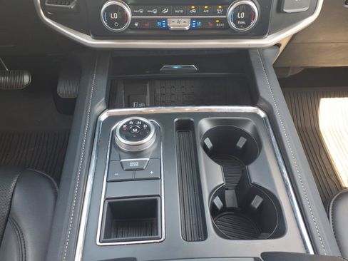 Certified 2024 Ford Expedition XLT RWD image 12