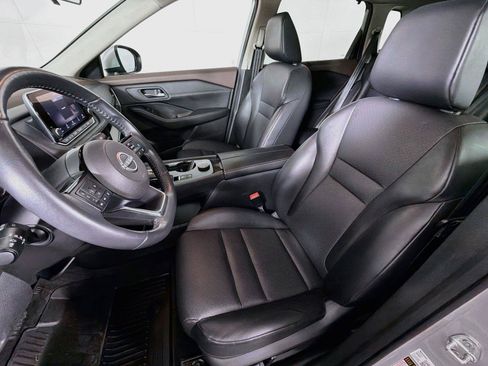 Used 2023 Nissan Rogue SV w/ SV Premium B Package AWD/4WD image 2