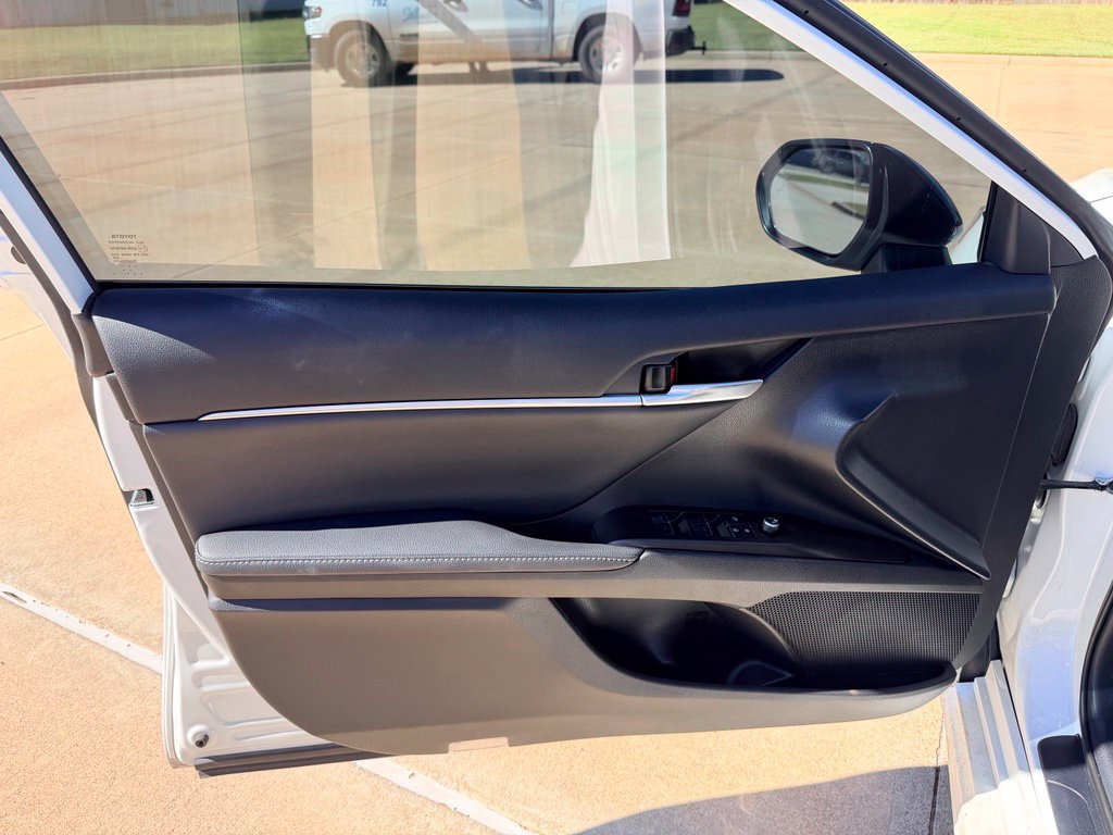 Used 2023 Toyota Camry XSE w/ Navigation Package FWD image 9