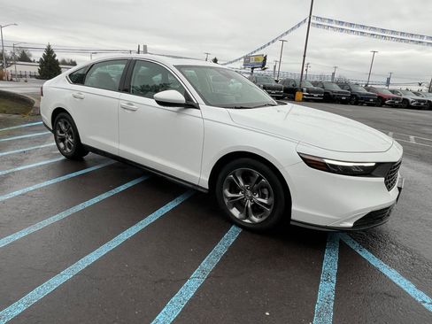 Used 2023 Honda Accord EX image 7