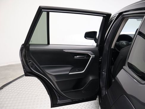 Certified 2025 Toyota RAV4 XLE w/ Convenience Package FWD image 21
