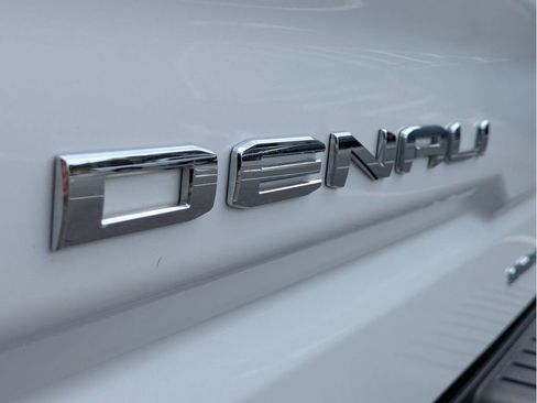 Used 2024 GMC Sierra 1500 Denali w/ Denali Reserve Package AWD/4WD image 9
