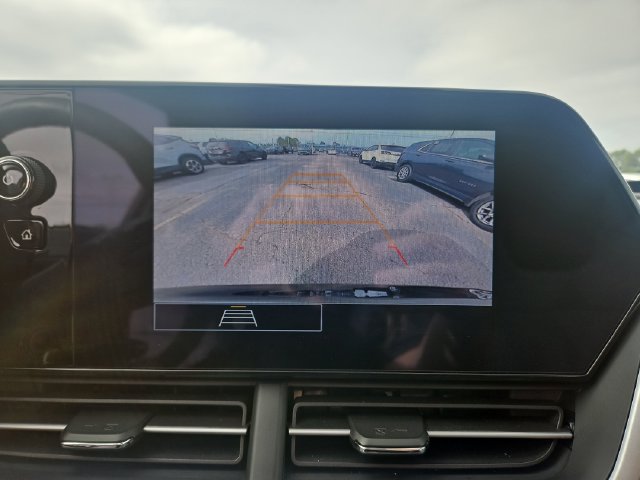 Used 2025 Chevrolet Trax LS FWD image 20
