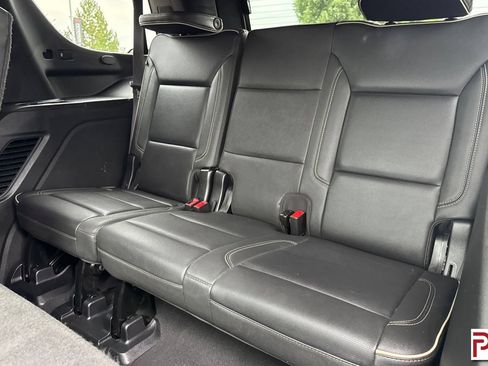 Used 2023 GMC Yukon SLT AWD/4WD image 18