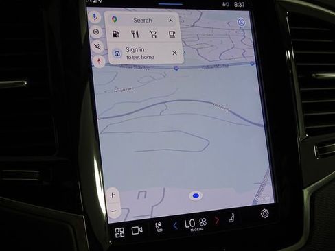 Used 2023 Volvo XC90 B6 Plus image 8