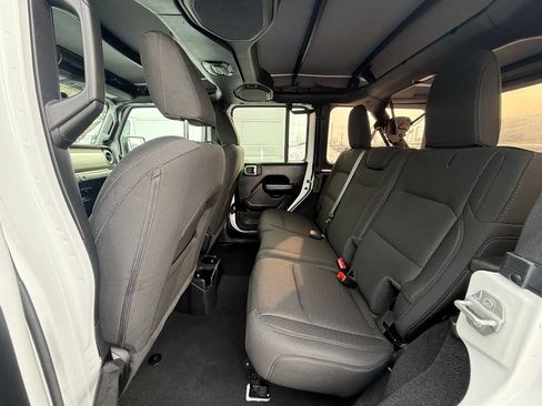 Used 2021 Jeep Wrangler Unlimited Sport image 18