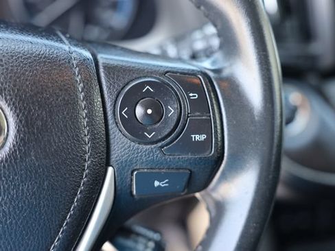 Used 2018 Toyota RAV4 XLE AWD/4WD image 20