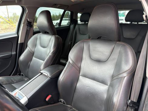 Used 2015 Volvo V60 T5 Cross Country Platinum w/ Climate Package AWD/4WD image 18
