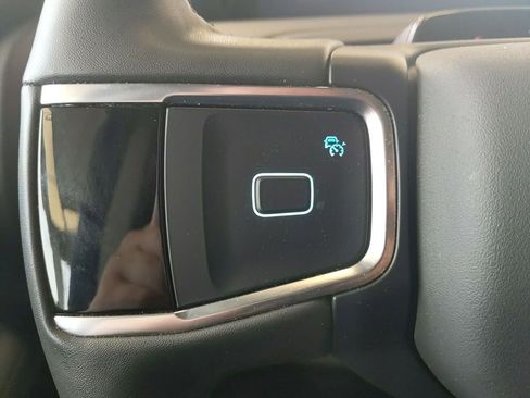 Used 2025 Ford Expedition Active RWD image 19