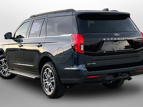 Used 2025 Ford Expedition Active image 10