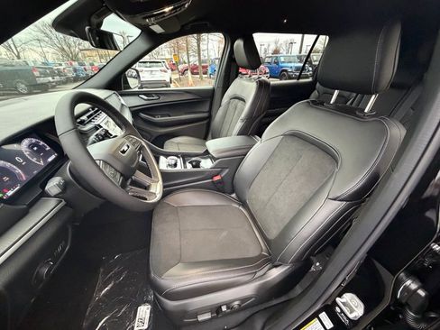 New 2025 Jeep Grand Cherokee L Laredo AWD/4WD image 15