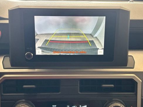 Used 2025 Toyota 4Runner SR5 AWD/4WD image 12