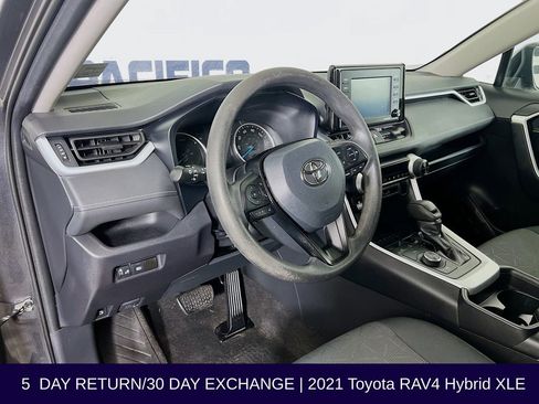 Used 2021 Toyota RAV4 XLE AWD/4WD image 11