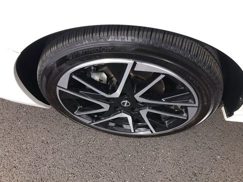 Used 2025 Nissan Sentra SR image 10