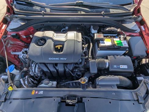 Used 2017 Hyundai Elantra SE FWD image 32