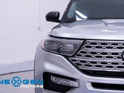 Used 2023 Ford Explorer Limited image 5