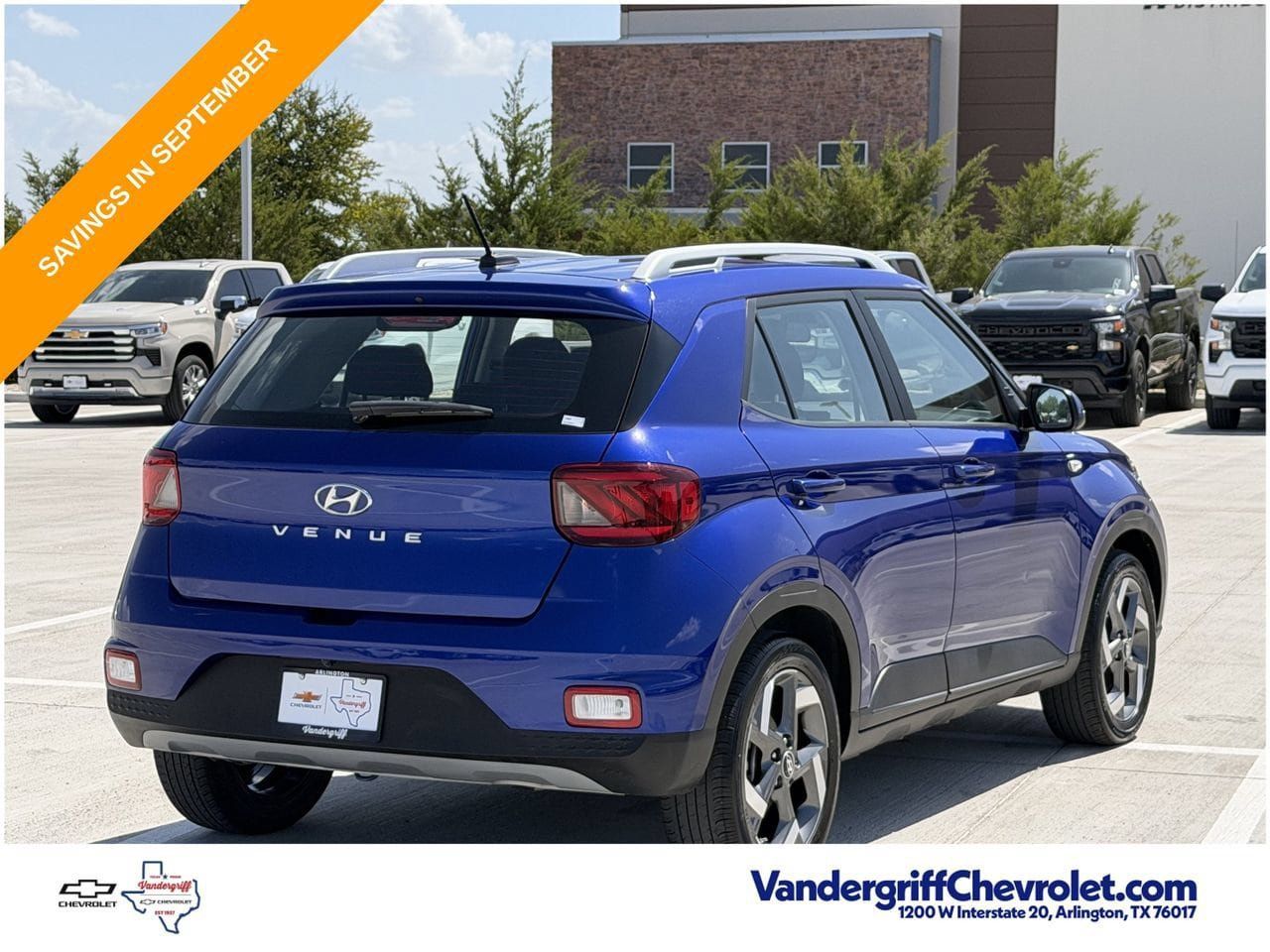 Used 2025 Hyundai Venue SEL FWD image 4
