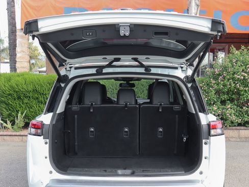Used 2022 Nissan Pathfinder SL w/ SL Premium Package FWD image 8