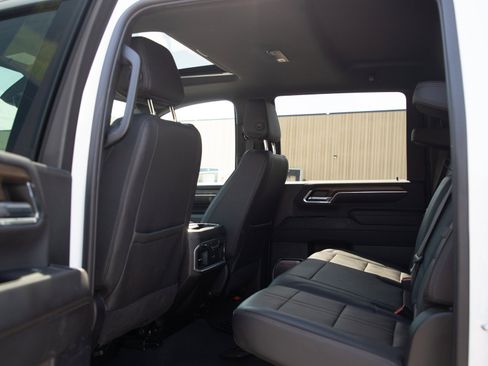 Used 2024 Chevrolet Silverado 3500 High Country w/ High Country Premium Package AWD/4WD image 18