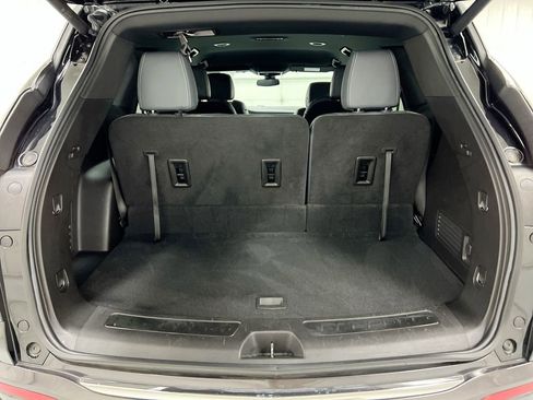 Used 2023 Buick Enclave Essence FWD image 24