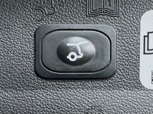 Used 2017 Ford Escape Titanium image 30