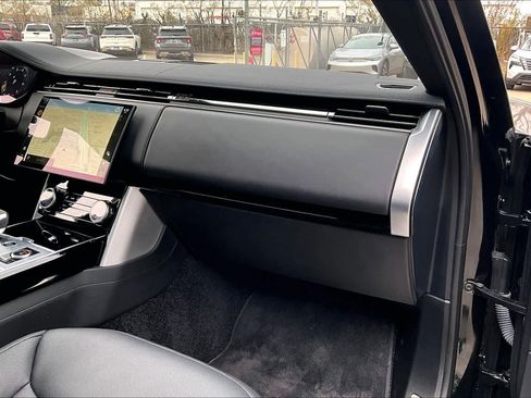 Used 2023 Land Rover Range Rover SE image 18
