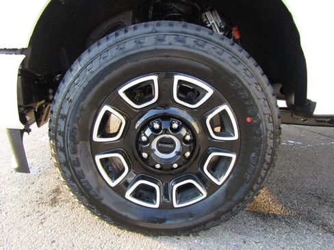 New 2026 Ford F250 Platinum w/ FX4 Off-Road Package image 11