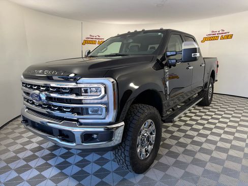 Used 2025 Ford F250 Lariat w/ Chrome Package image 1