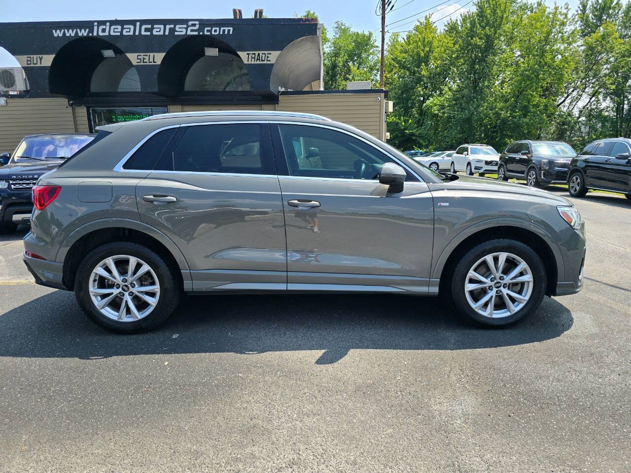 Used 2021 Audi Q3 2.0T Premium Plus w/ Premium Plus Package AWD/4WD image 2