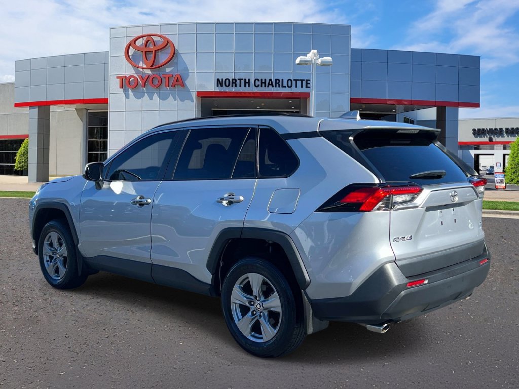 Used 2025 Toyota RAV4 XLE AWD/4WD image 6