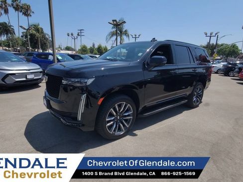 Certified 2024 Cadillac Escalade Sport RWD image 4